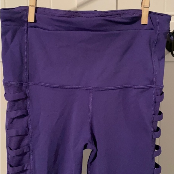 Lululemon 2 Crop Leggings Mesh Purple Yoga Pants - Picture 3 of 12
